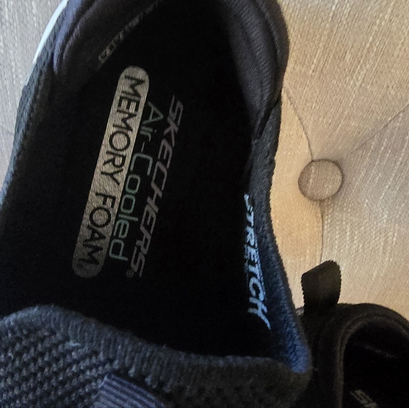 Skechers Black Slip-On Athletic Shoes, White Sole, Memory Foam, New w/tag, Sz: 8 - Picture 4 of 5